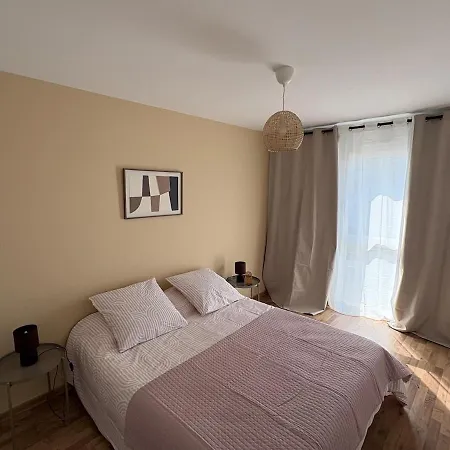 Camelia Merignac, 2 Bedrooms And Parking, Near Bordeaux *